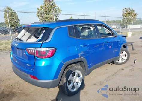 2018 Jeep Compass Latitude 4X4 from USA, damaged, VIN 3C4NJDBB0JT349379